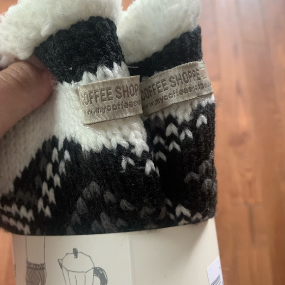 2 for 10 coffee shoppe black&white knit fuzzy socks - Picture 5 of 5